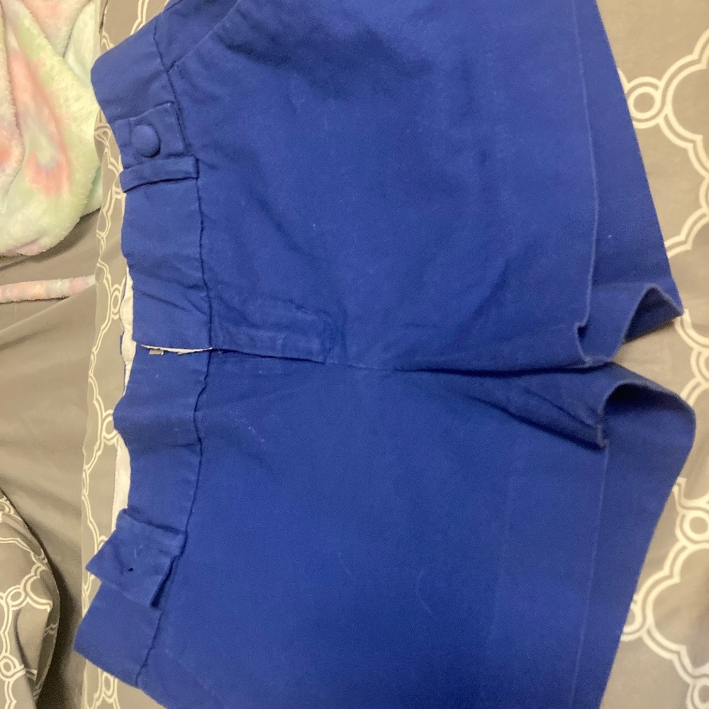 Banana Republic women shorts, size 2, adjustable waist, very comfortable